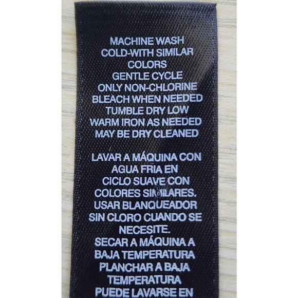 TOP/BLOUSE-CHICO'S-Traveler's Collection-Sheer-V-Neck-3/4 Sleeves-Size 1/SMALL - Picture 13 of 14